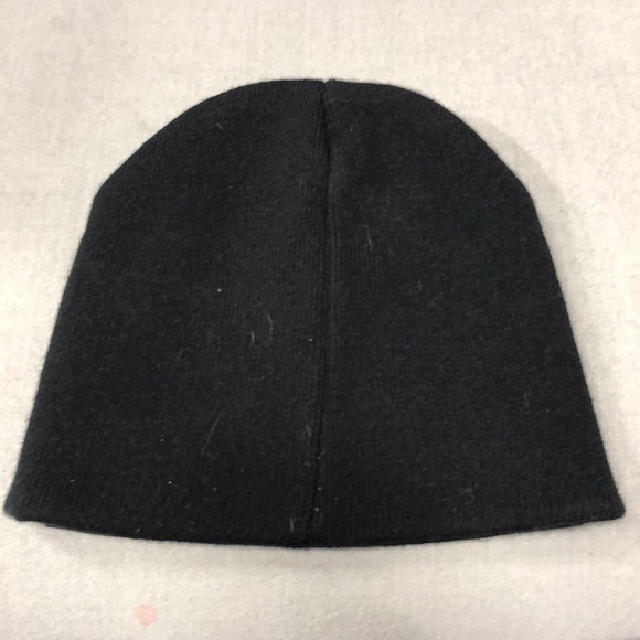 Topnotch beanie style hat 10$ each yellow or black - Picture 4 of 4